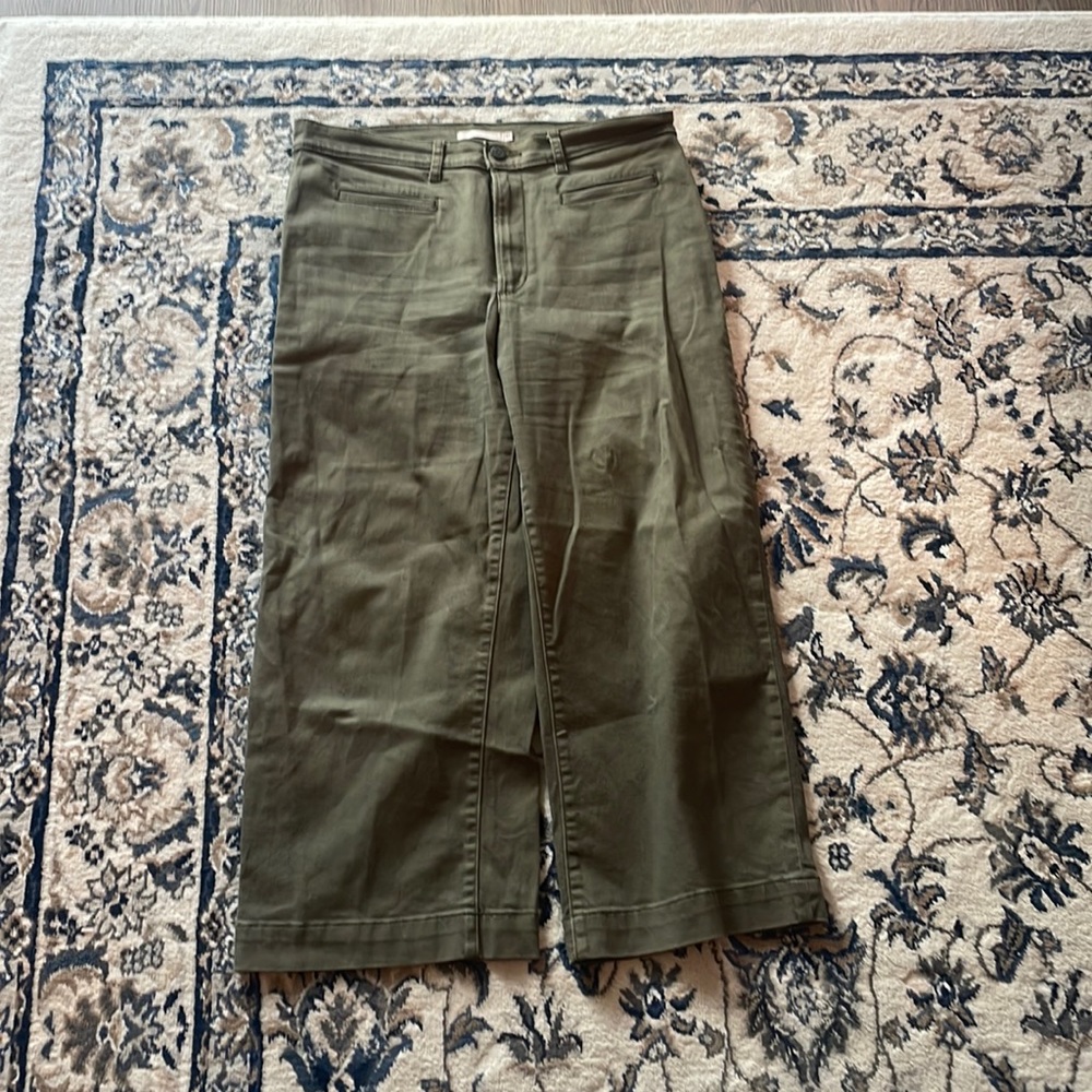 Levi’s green Ribcage Wide Leg Crop, size 32